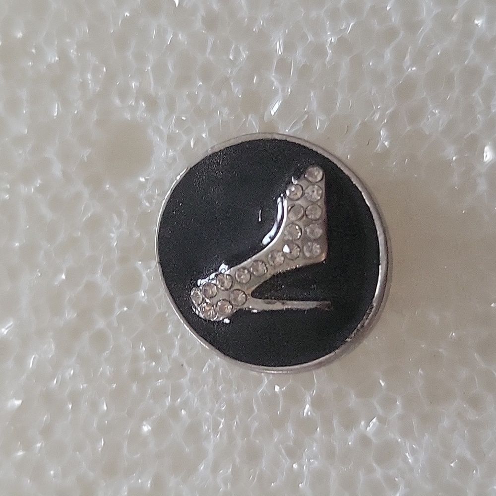 Stiletto Rhinestone Ginger Snap Button 18MM